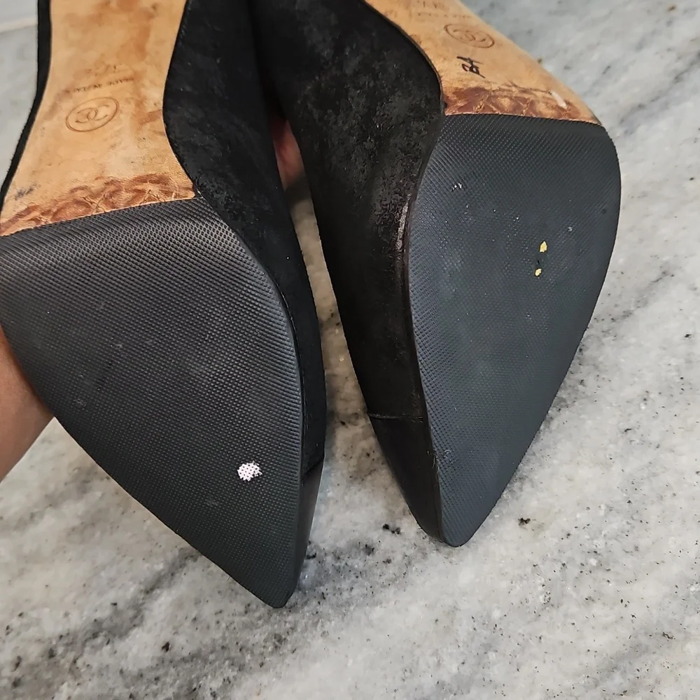 CHANEL Black Distressed suede  Cap Toe  pumps with leather toe size 37 1/2